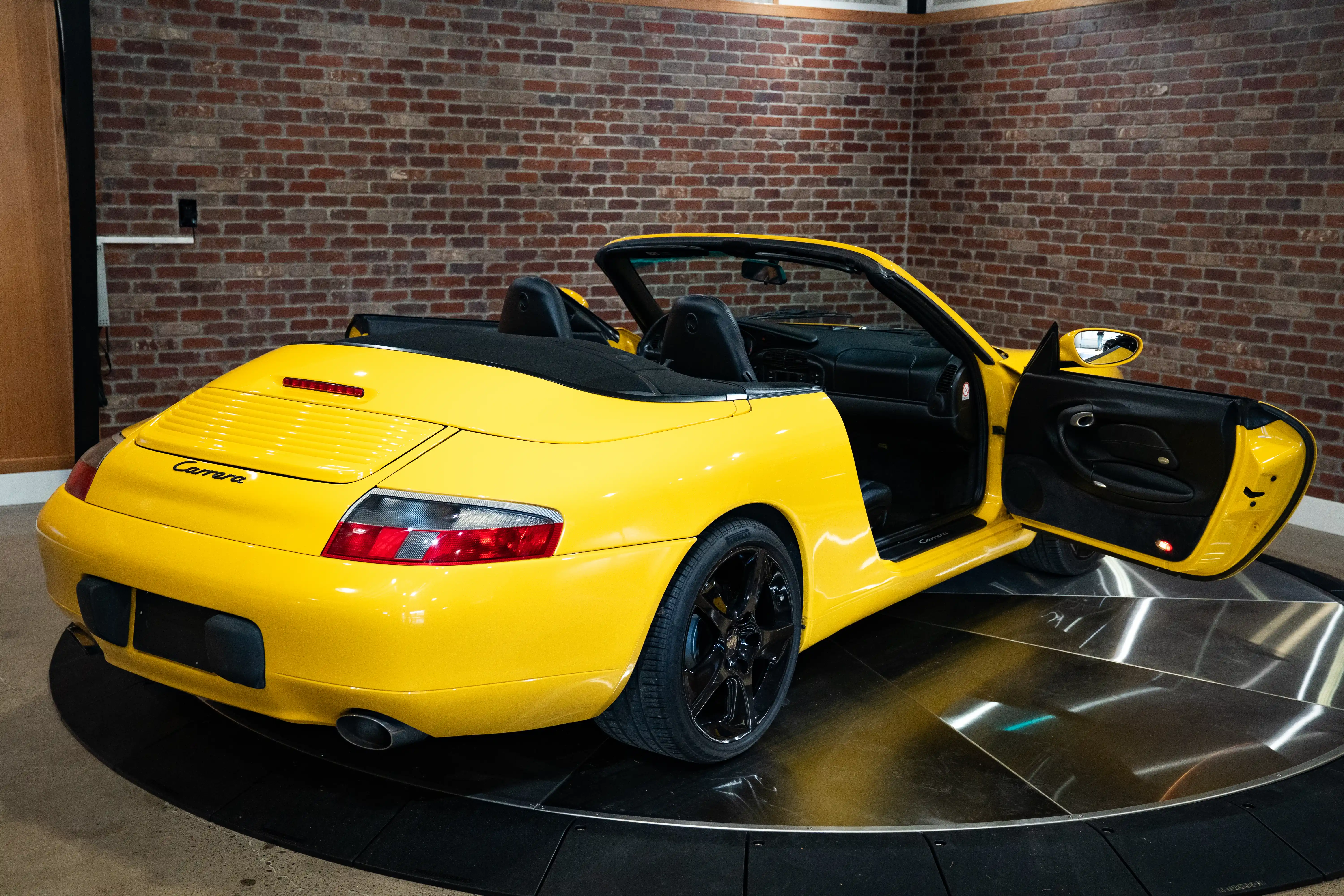 Porsche 911 - Carrera 996 | Luxury Pre-Owned Vehicles | Eugene